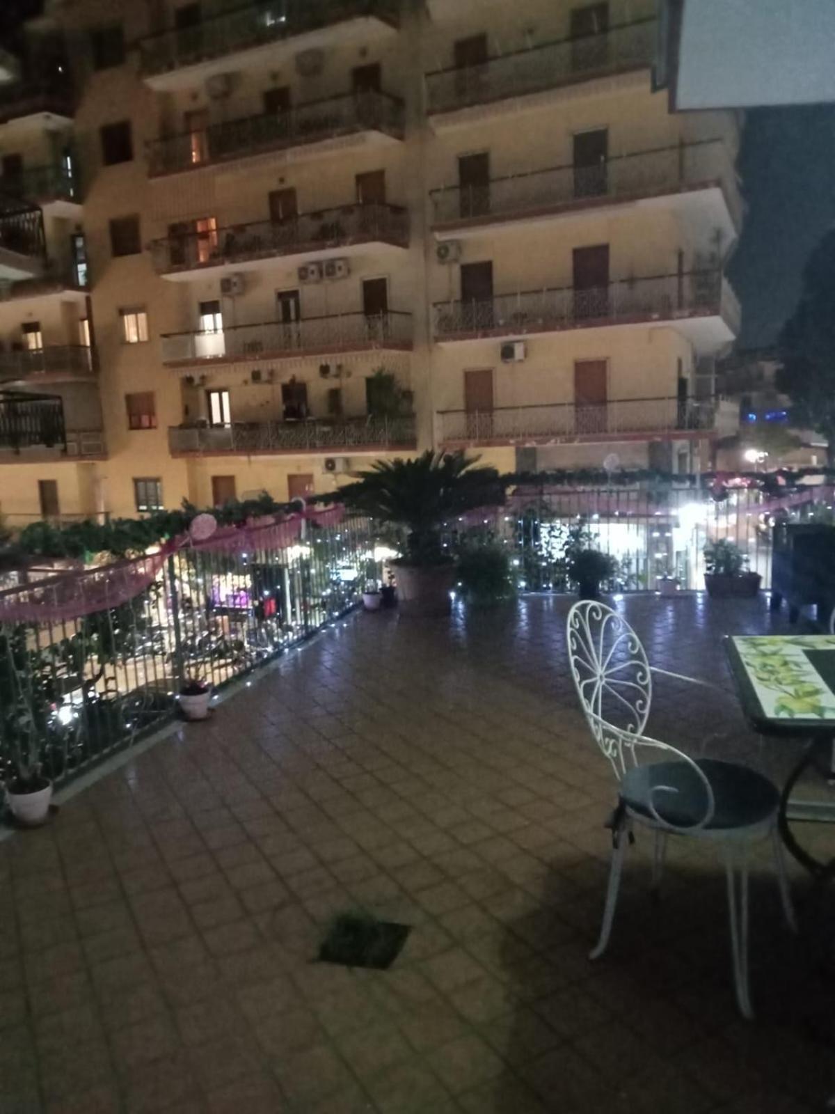 ポルティチ La Terrazza Di Monica & Teresa Bed & Breakfast エクステリア 写真